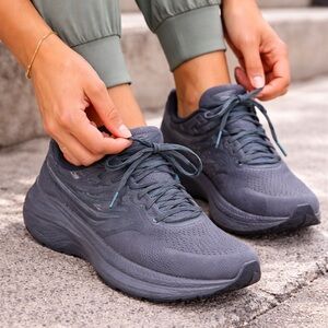 Saucony Triumph 20 Women’s 7 Gray Teal Running Shoes S10759-101